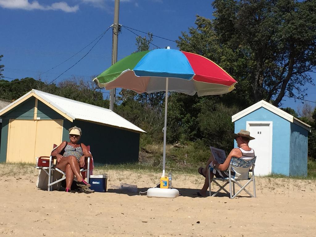 Sea Salt Bnb Rosebud Bagian luar foto