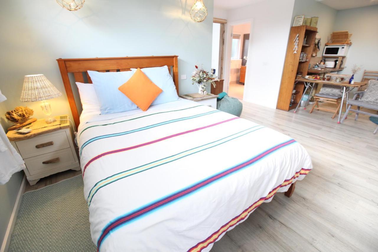 Sea Salt Bnb Rosebud Bagian luar foto